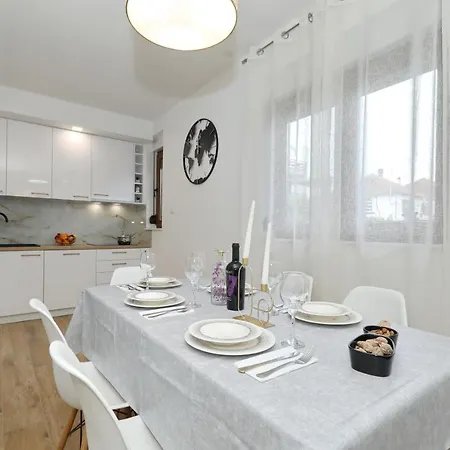 Apartment And Room Mare Zadar Exterior photo