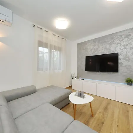 Apartment And Room Mare Zadar Exterior photo