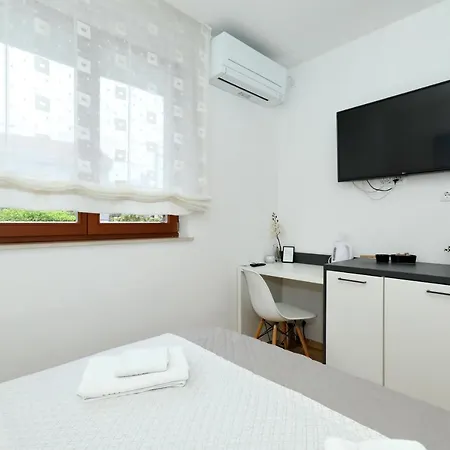 Apartment And Room Mare Zadar Exterior photo