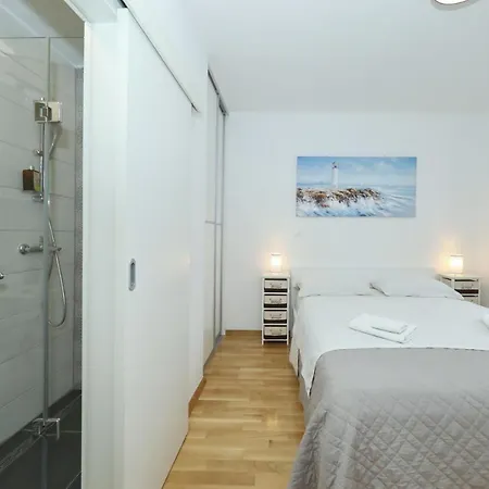 Apartment And Room Mare Zadar Exterior photo