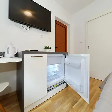 Apartment And Room Mare Zadar Exterior photo
