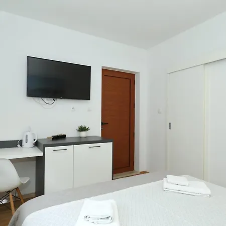 Apartment And Room Mare Zadar Exterior photo