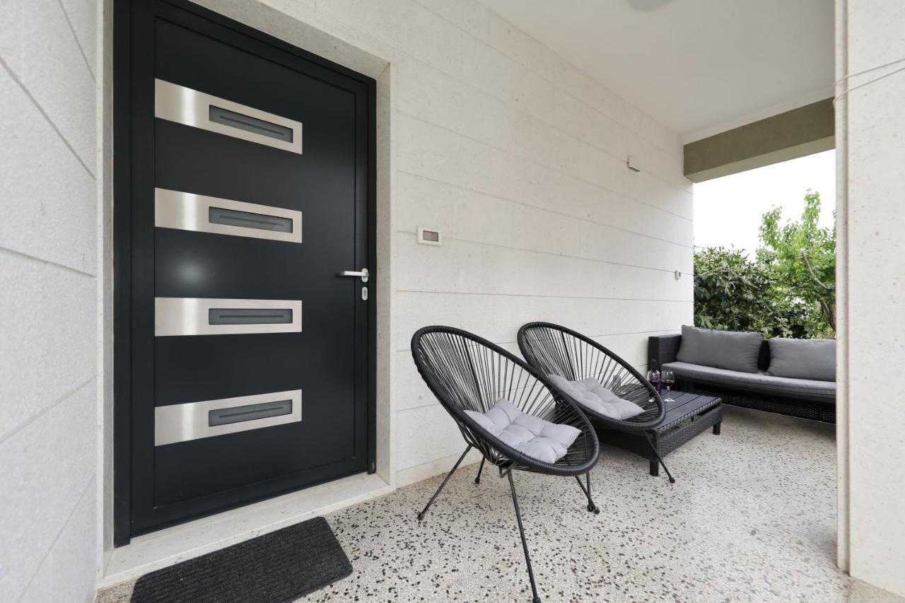 Apartment And Room Mare
