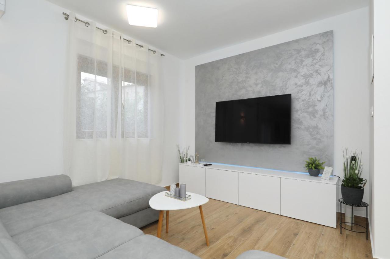 Apartment Apartment And Room Mare Zadar